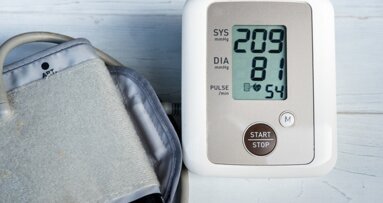 Treating periodontitis may help lower blood pressure