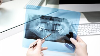 Ocena wieku na podstawie trzecich zębów trzonowych nie ma potwierdzenia naukowego