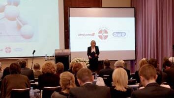 Premiera pasty antybakteryjnej Expert Gums Protection