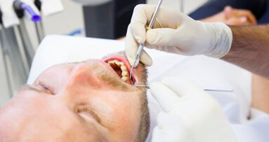 Nelle persone con Alzheimer la parodontite è legata a un declino cognitivo più veloce