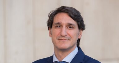 Premio al presidente de SECIB por su labor por las Especialidades