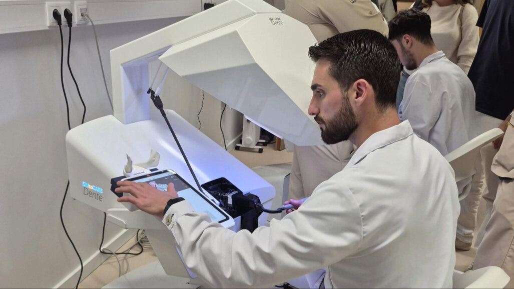 Faculdade de Medicina Dentária da Católica aposta em simuladores de realidade virtual para formar futuros médicos dentistas