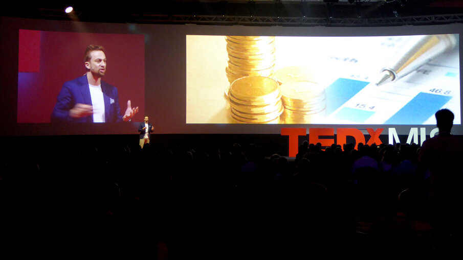 The possibility that robotics will soon be part of the clinic was the topic of Tommie Van de Velde.