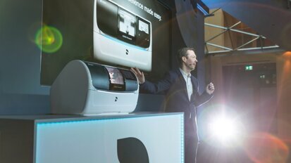 CEREC Primemill: Dentsply Sirona präsentiert neue Schleif- und Fräseinheit CEREC Primemill: Dentsply Sirona präsentiert neue Schleif- und Fräseinheit