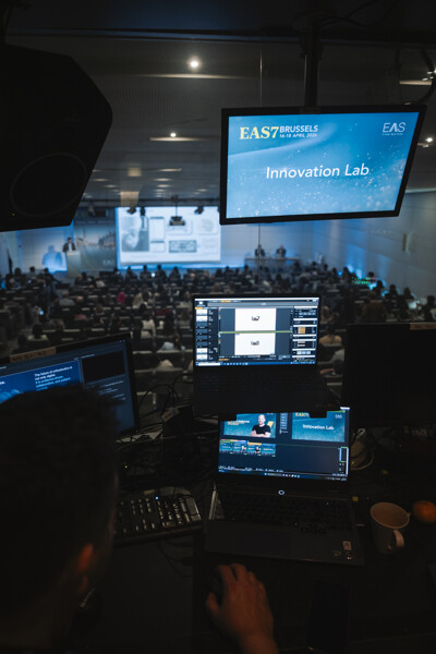 From behind the controls: the congress in full flow.