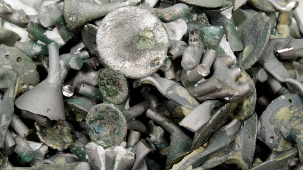 Naukowcy apelują o racjonalne gospodarowanie odpadami w stomatologii