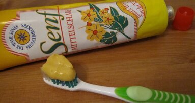 Mesecima prao zube senfom misleći da je pasta