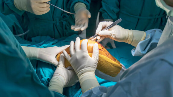 Денталните процедури и връзката им с постоперативната перипротезна ставна инфекция