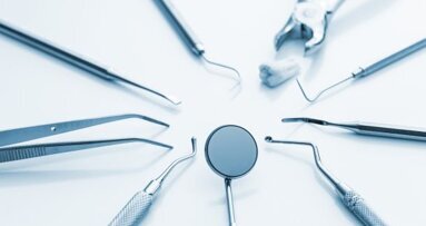 Klinisch Forum: Periodontal views across the border