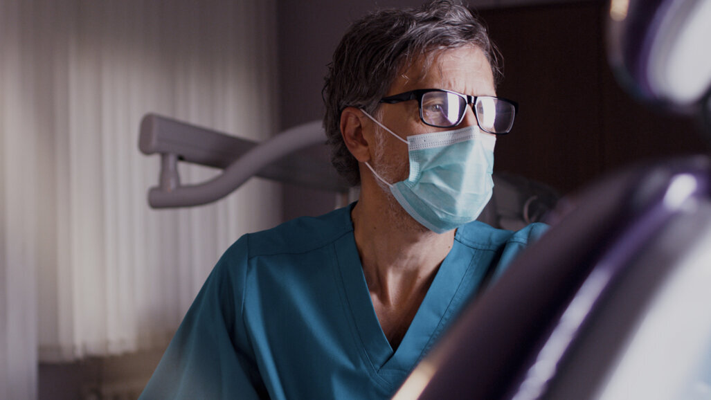 Happy holidays? Fees up and confidence down among US dentists in December