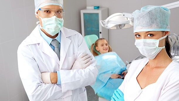 Schippers: mondzorg, kom er onderling uit