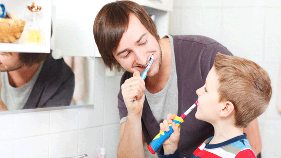 Papa weiß, wie's geht: Zahnpflege für Kids
