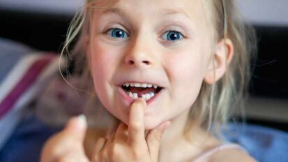 Früheste dentale Erinnerung ist Verlust des ersten Milchzahns Früheste dentale Erinnerung ist Verlust des ersten Milchzahns