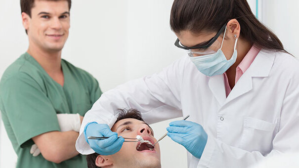 Forum dedicat exclusiv medicilor dentisti