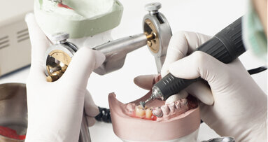 Zahntechniker: Leichte Verbesserung der Geschäftslage