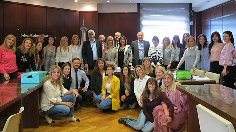 Argentina evalúa a profesionales para la certificación en especialidades odontológicas