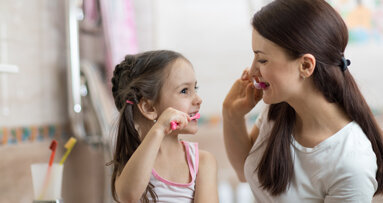 Kariesprävention beginnt in der Kita: Forderung nach täglichem Zähneputzen