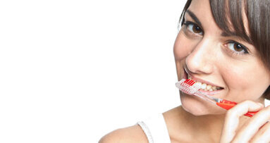 Erwachsene putzen falsch die Zähne