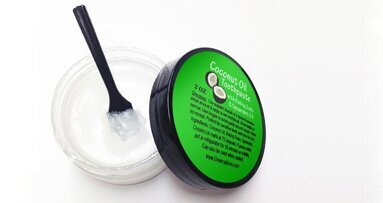 Eerste tandpasta met kokosnootolie