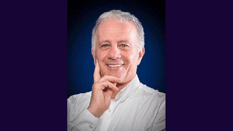 Retour d’une année de Dentisterie Esthétique avec un Plafonnier certifié D65