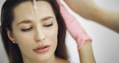 İngiltere’de 18 Yaş ve Altındakiler için Botoks ve Dudak Dolgusu Yasaklanıyor