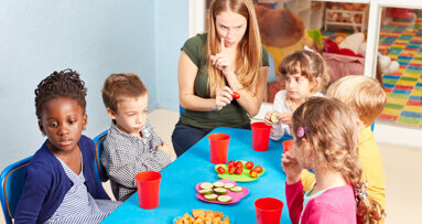 Teachers crucial to development of healthy eating habits, study finds