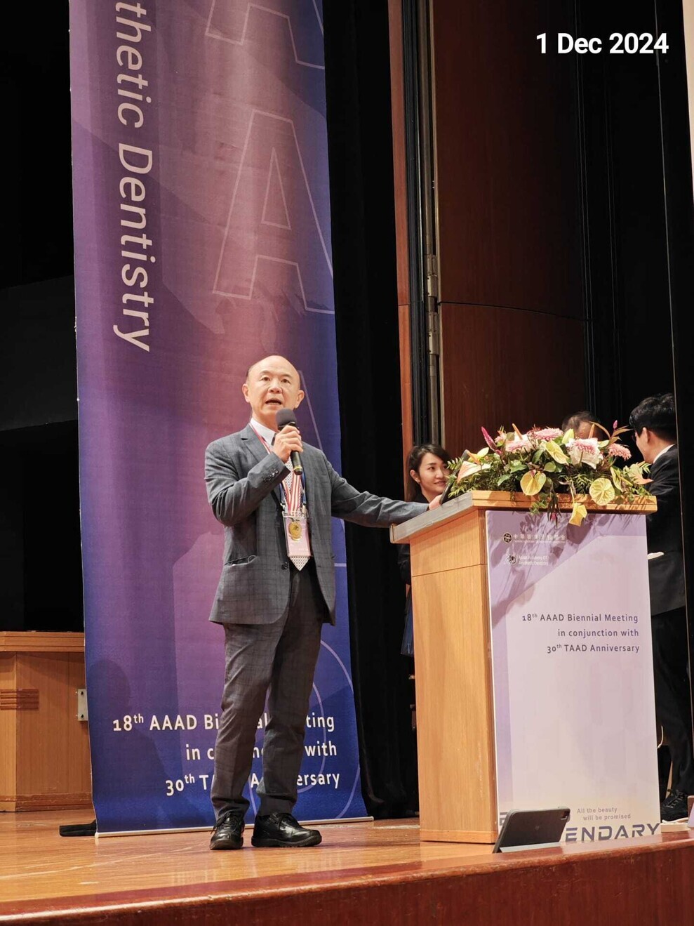 Dr Edward Hu giving the opening speech.