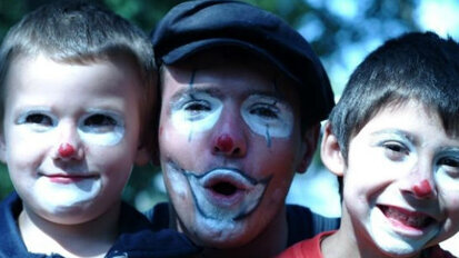 Un camion di “solidarietà dentale” per i bimbi internati negli orfanotrofi della Romania
