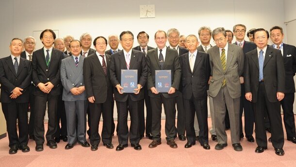 Implantologie: Kooperation mit japanischer Gesellschaft