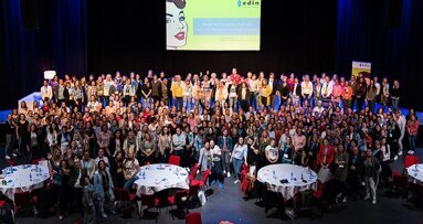 Zeg jij eens AA; Angst en Agressie in en om de stoel