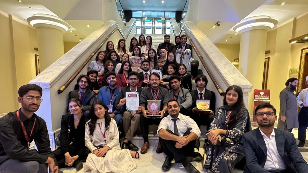 de’Montmorency students sweep PAP e-poster prizes at Lahore conference