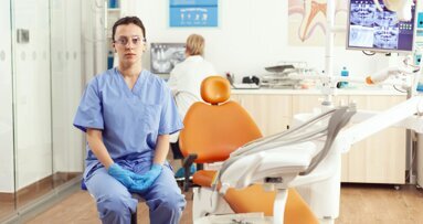 Od lipca 2024 r. wzrasta minimalne wynagrodzenie zasadnicze dla pracowników ochrony zdrowia