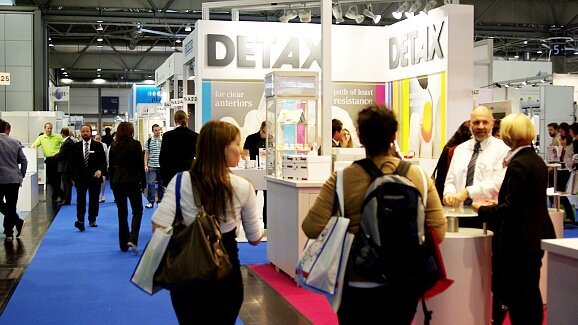 Dentalindustrie startet erfolgreich in die neue Messesaison