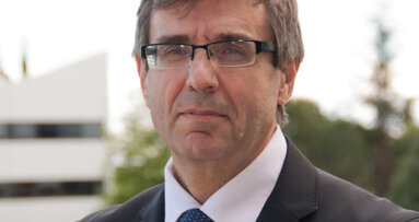 Implantes dentales: Importancia del mantenimiento en la prevención de las enfermedades periimplantarias.