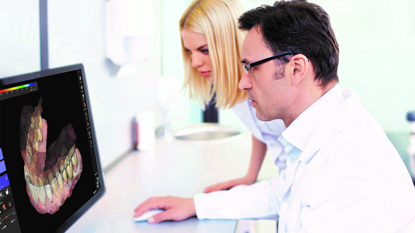 Diseño CAD de restauraciones e implantes dentales