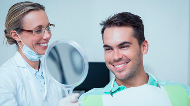 Odontoiatria estetica in ascesa: lo dice un sondaggio dell’American Academy of Cosmetic Dentistry