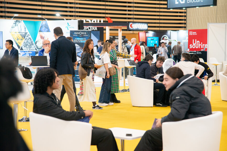 Il était possible d'assister à différents programmes sur la Place de l'interpro, mais aussi de faire une pause entre les conférences et événements des rencontres Aria Digital. (Photo : Cécile Bouchayer)