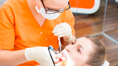 Barmer GEK beschränkt PZR-Zuschuss – Rüge vom FVDZ