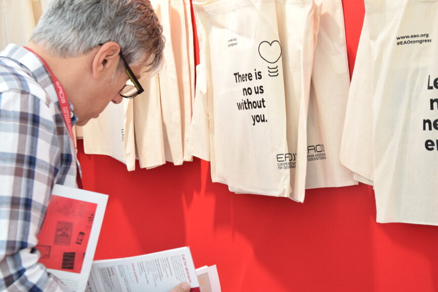 Congress bags filled with useful information about the EAO congress can be picked up from the main foyer. (Photograph: Monique Mehler, DTI)