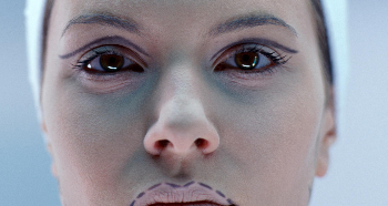 Un salto dal chirurgo estetico per festeggiare un divorzio