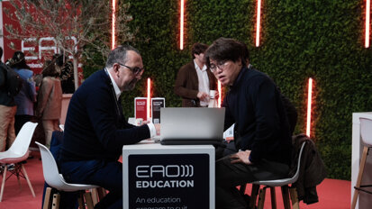 Participants learn more about the latest courses and training opportunities offered by EAO. (All images: Robert Strehler)