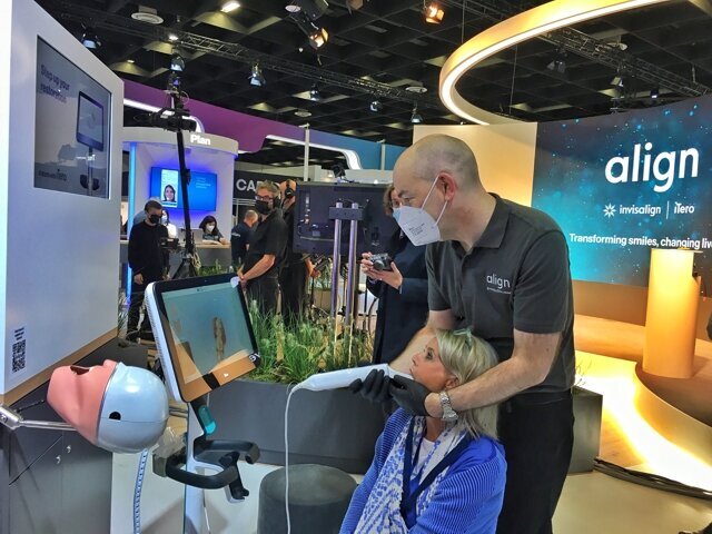 Společnost Align představila svůj koncept Revoluce pohybu. Align Digital Platform propojuje technologie léčby Invisalign, skeneru iTero a softwaru exocad CAD/CAM.