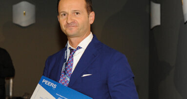 Monoedentulia  e atrofia ossea grave.  Problem solving in area estetica