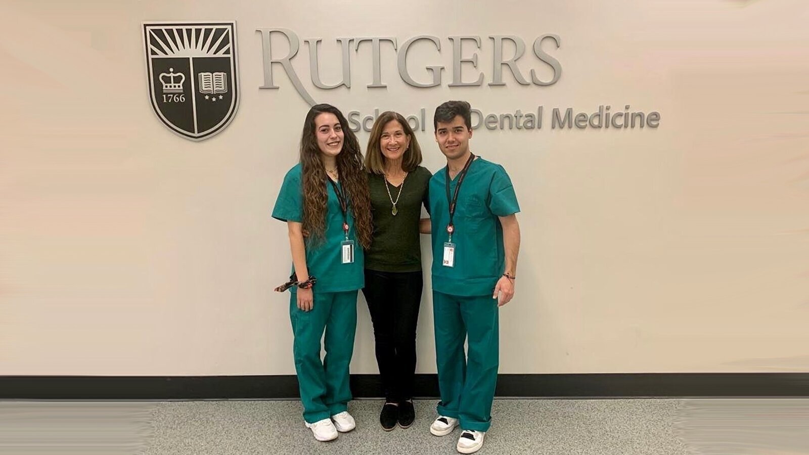 Equidad e inclusividad de la comunidad estudiantil LGBT