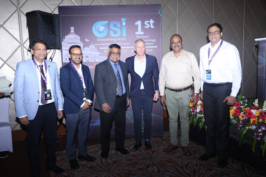 Fig 13: Dr Arunachalam D and Prof Frank Schwarz – speakers of session Survival & Maintenance in Implantology along with moderator and panelists