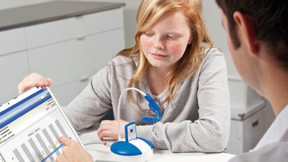 Chip in beugel houdt pubers in de gaten