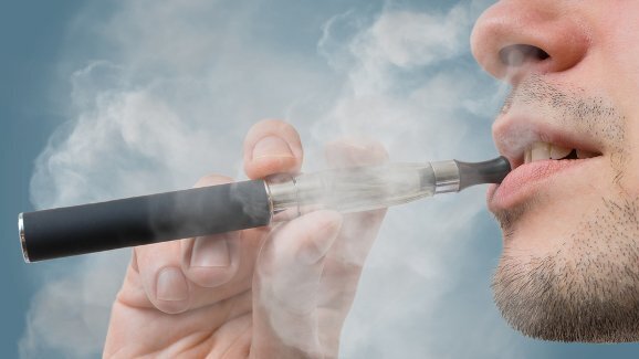 ΜΕΛΕΤΕΣ ΔΕΙΧΝΟΥΝ ΠΩΣ ΤΟ ΗΛΕΚΤΡΟΝΙΚΟ ΤΣΙΓΑΡΟ ΕΙΝΑΙ ΕΠΙΒΛΑΒΕΣ ΓΙΑ ΤΗ ΣΤΟΜΑΤΙΚΗ ΥΓΕΙΑ