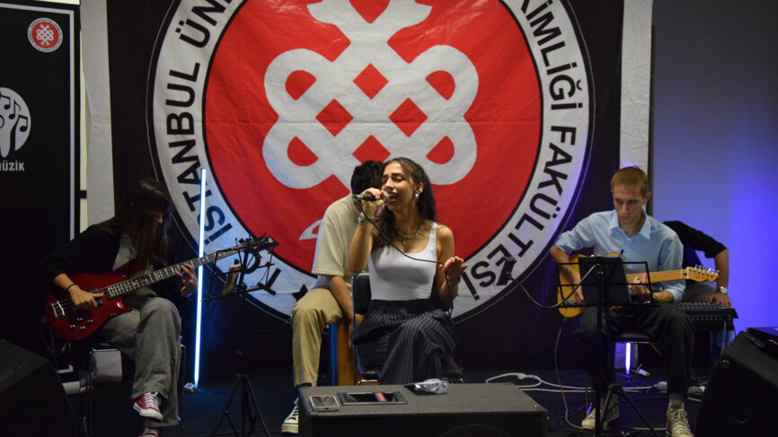 Participants could enjoy live music during the break on day 3 of the congress.