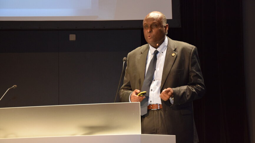 Prof. Kamal Mustafa presenting at EAO 2019. (Photograph: DTI)