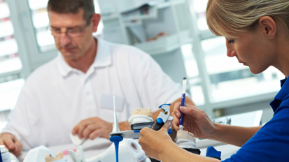 Zahntechniker-Werbung auf dem Prüfstand
